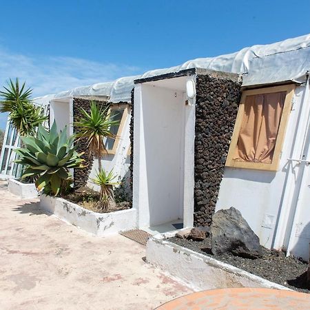 Basic En-Suite Bedroom By The Sea Guinea Exterior photo