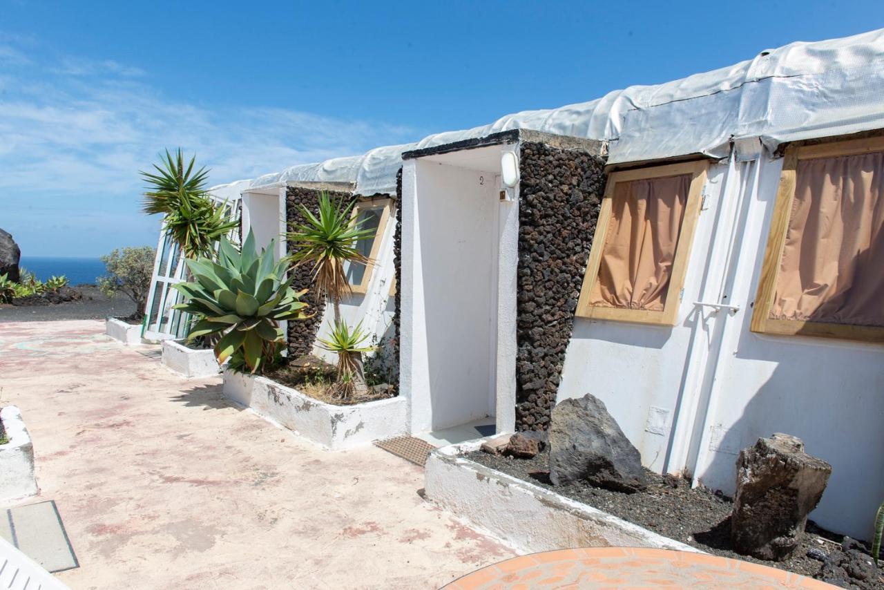 Basic En-Suite Bedroom By The Sea Guinea Exterior photo
