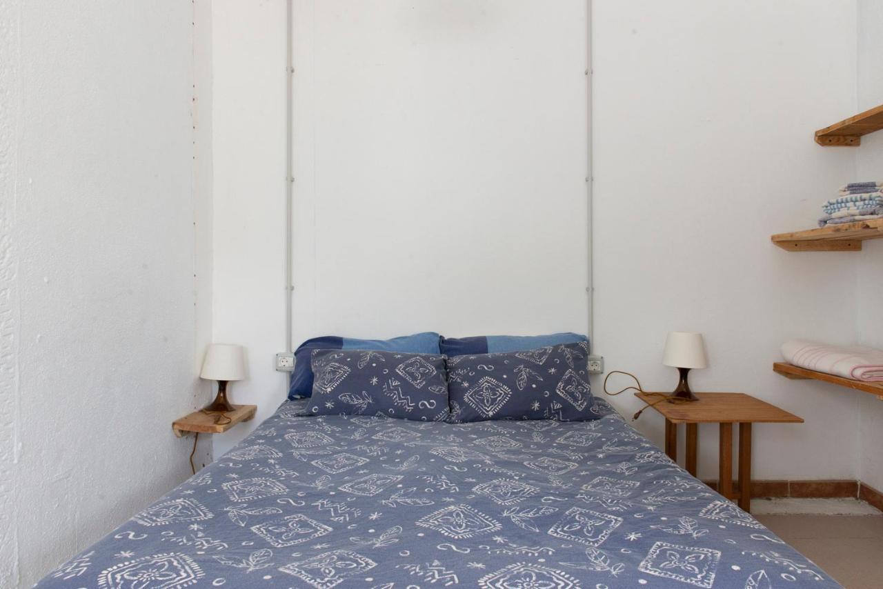 Basic En-Suite Bedroom By The Sea Guinea Exterior photo