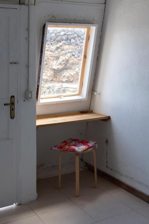 Basic En-Suite Bedroom By The Sea Guinea Exterior photo